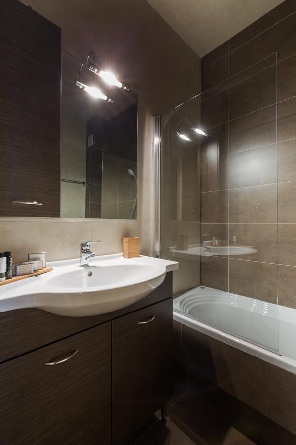 Stylish And Spacious 2Bd - Thiseio By Upstreet Афины Экстерьер фото